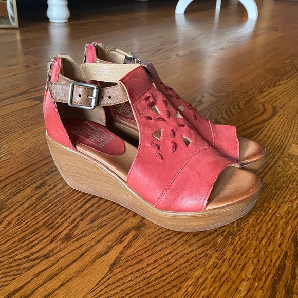 Pink Leather Wedges - Picture 2 of 9